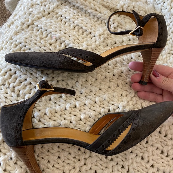 Gorgeous Gucci Heels - Picture 7 of 14